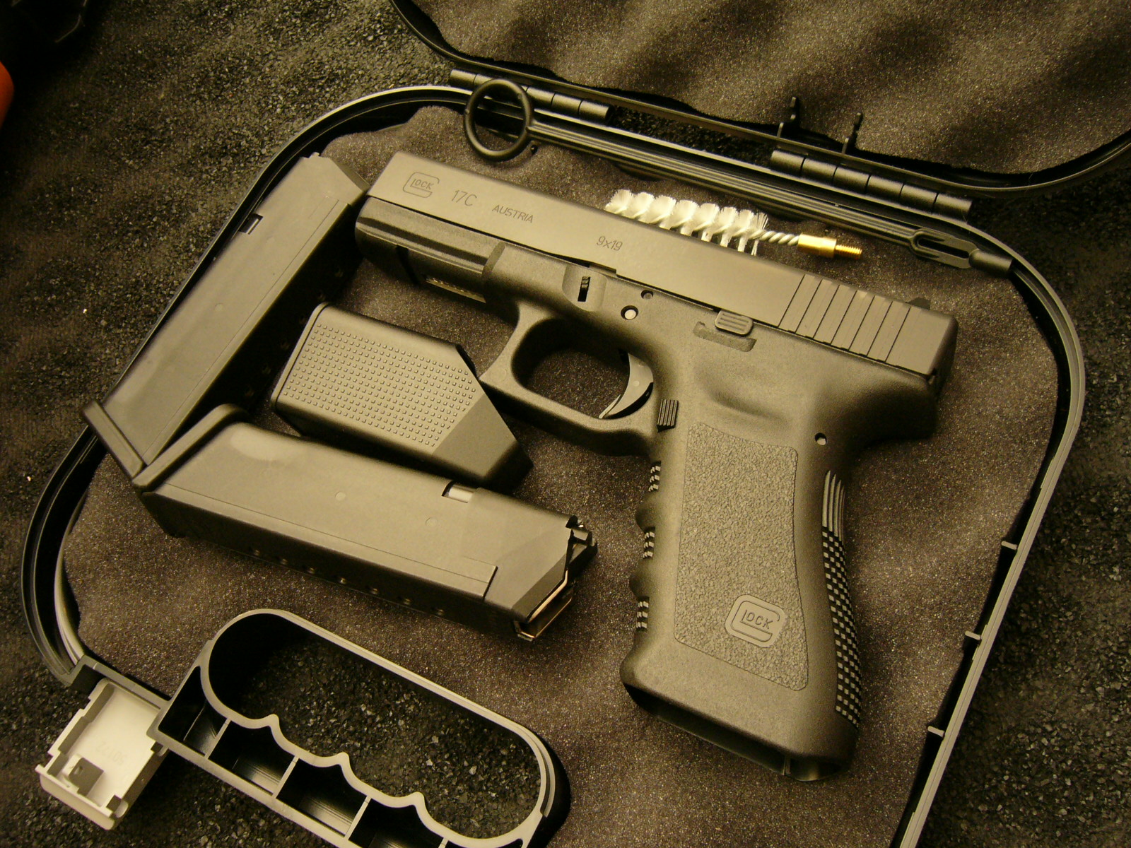 GLOCK G17C PRE BAN COMPENSATED NEW IN BOX GEN3 BRAND NEW - Image 7